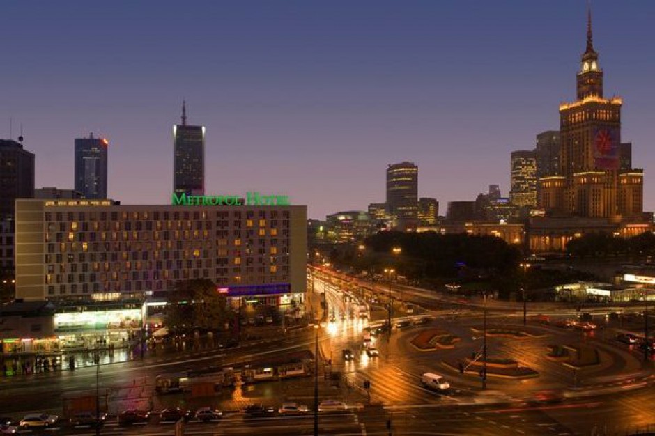 Warszawa: Ewakuowani mieszkańcy budynków nocują w hotelach Metropol i MDM