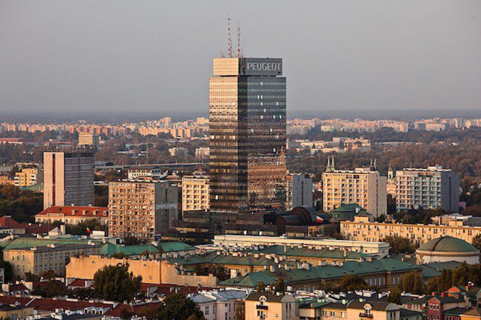First Property Group przejmuje udziały w Blue Tower