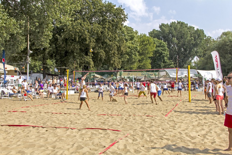 Charytatywny Turniej Siatkówki Plażowej Branży Nieruchomości Komercyjnych Szósta edycja charytatywnej imprezy branży nieruchomości komercyjnych już 30 lipca