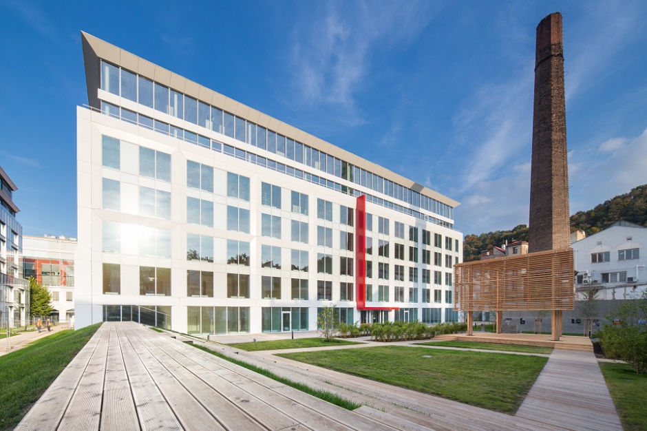 Corso Court Skanska sprzedaje kolejny biurowiec w regionie