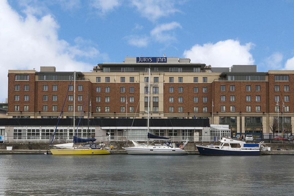 Jurys Inn Custom House Hilton przejmuje trzy hotele