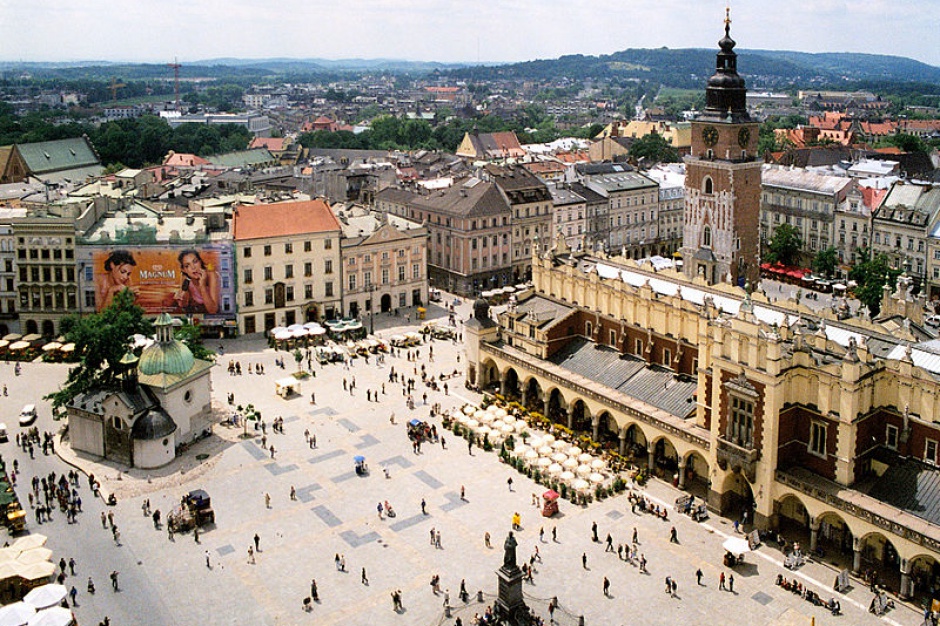 Rynek w Krakowie Rok 2015 rekordowy, ale 2016 może być lepszy. Krakowski rynek hotelowy pod lupą