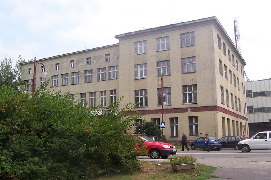 Budynek dyrekcji Huty Jedność (obecnie nieczynny), fot. Rywin, źródło wikimedia.org Była huta, będzie pasaż handlowy