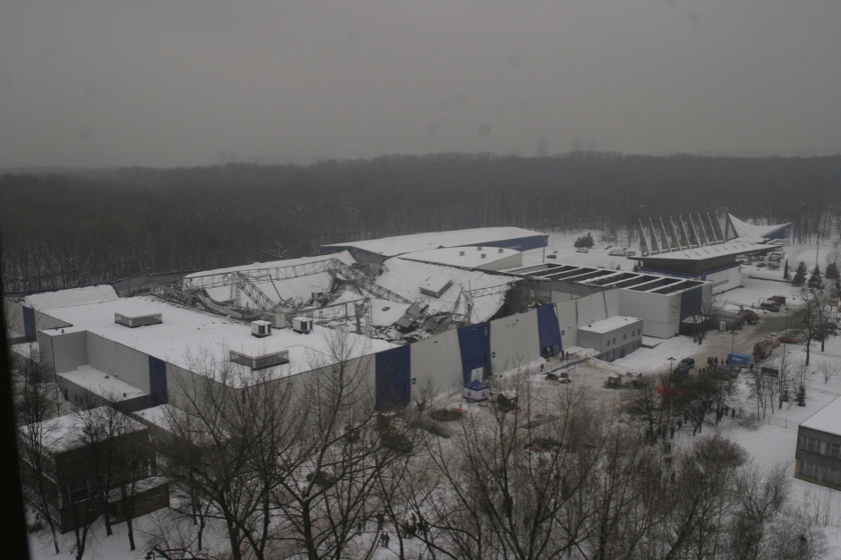 Katowice, Budynek 1A MTK (30.01.2006), fot. A.Wawok Tereny po Międzynarodowych Targach Katowickich pójdą na sprzedaż