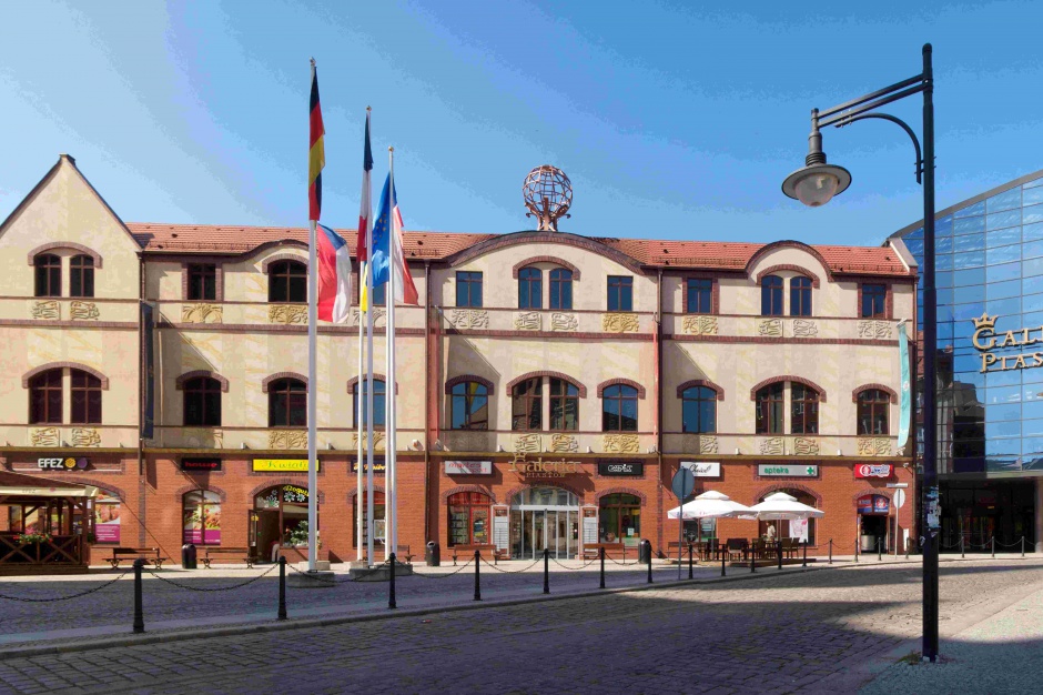 Galeria Piastów, mat. prasowe Wciąż modnie i kobieco w Galerii Piastów