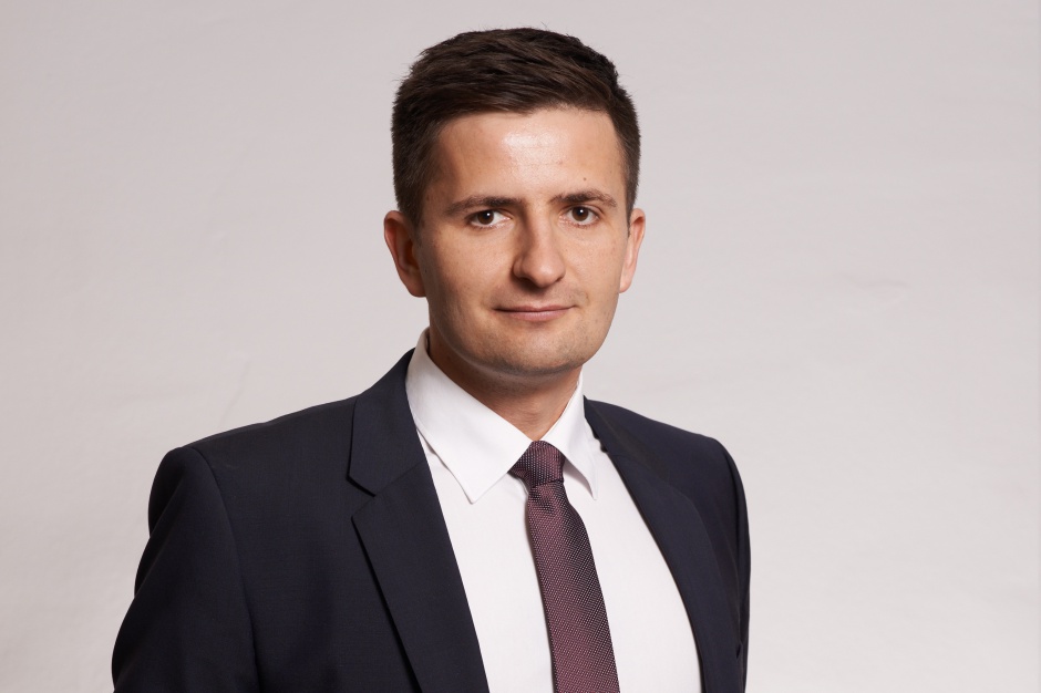 Bartosz Pustuł, prezes NAI Estate Fellows Końcówka roku jak Wielka Pardubicka