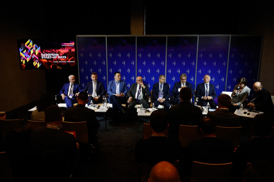 Europejski Kongres Gospodarczy, sesja "Atrakcyjne lotnisko. Inwestycje wokół portów" EEC: Atrakcyjne lotnisko. Inwestycje wokół portów - zobacz zdjęcia z sesji