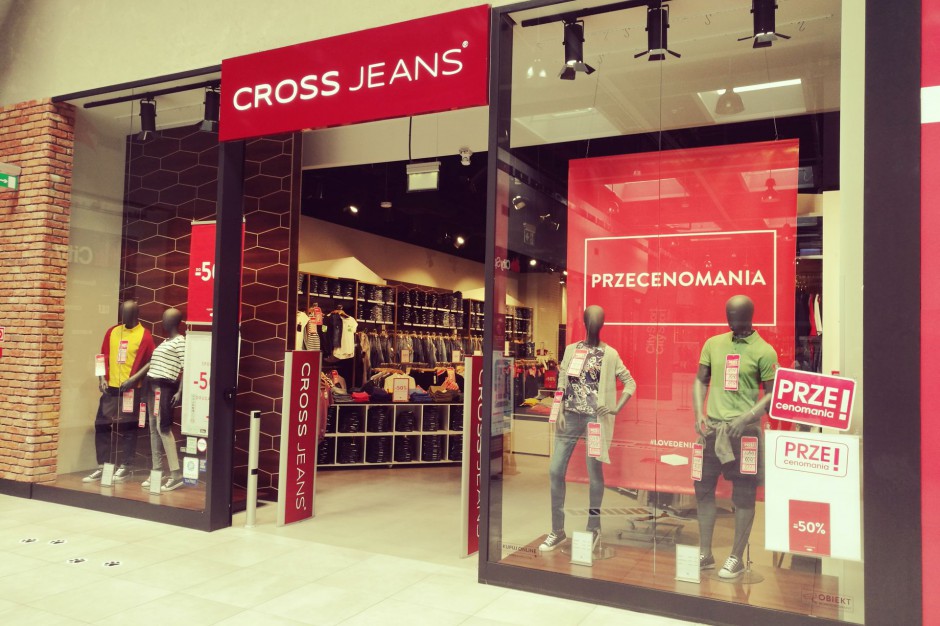 Cross Jeans, fot. Outlet Center Kontroofensywa przecen ruszyła