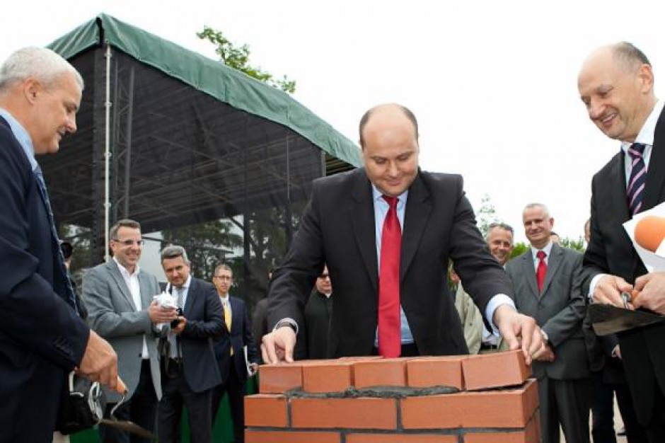 Wmurowanie kamienia węgielnego pod biurową inwestycję w Radomiu
