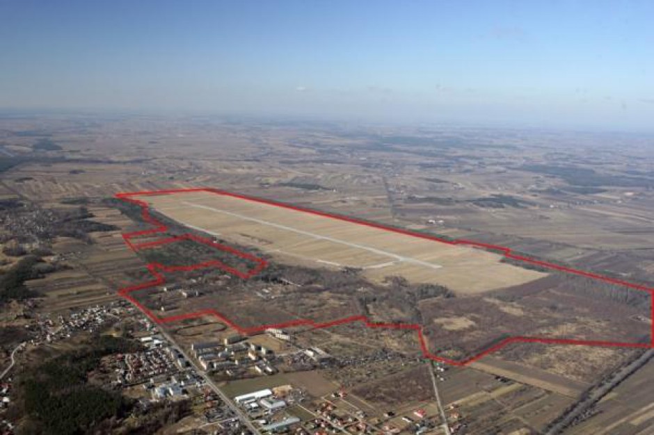 400 ha gruntów po dawnym lotnisku na sprzedaż