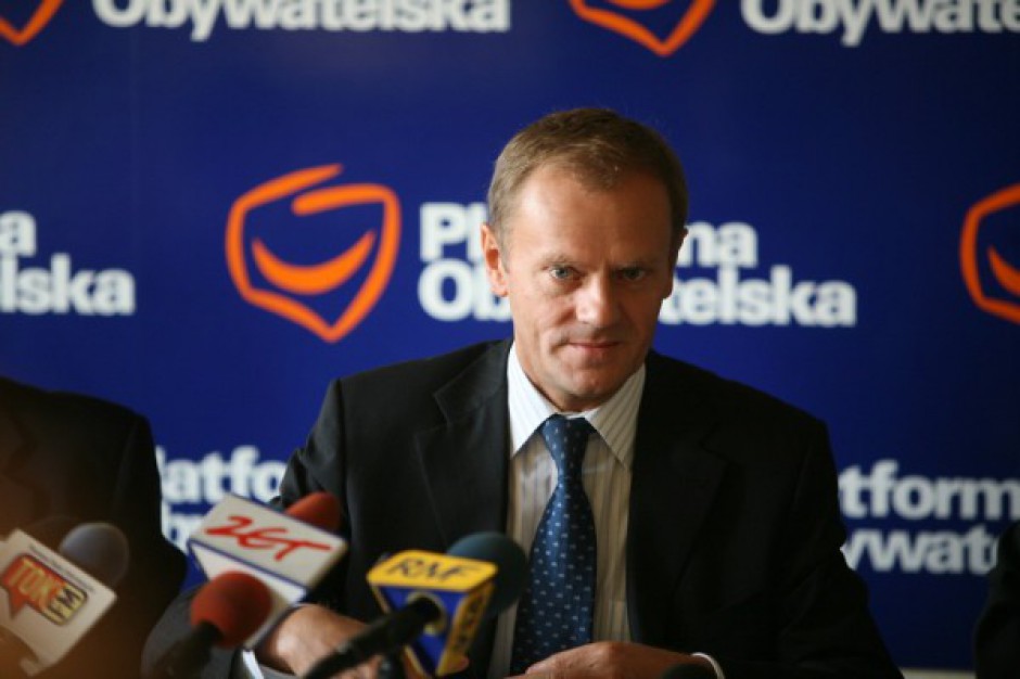 Tusk: trwają prace nad zmianami w prawie budowlanym