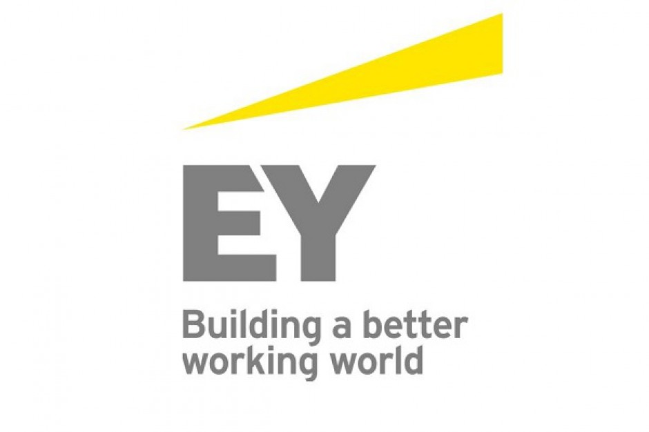 Ernst & Young zmienia nazwę