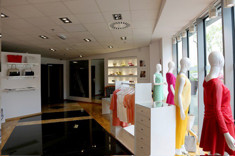 Showroom z pracownią krawiecką w Silesia City Center