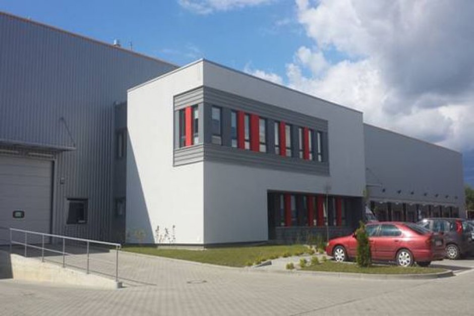 Universal Express zwiększa powierzchnię najmu