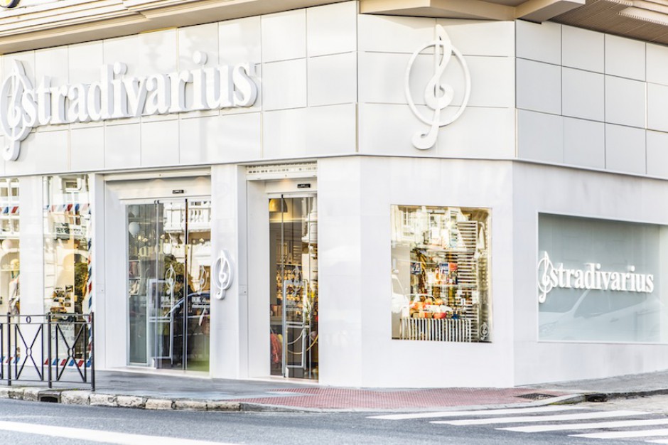 Sklep Stradivarius, fot. materiały prasowe Zara, Bershka, Stradivarius startują z wyprzedażą