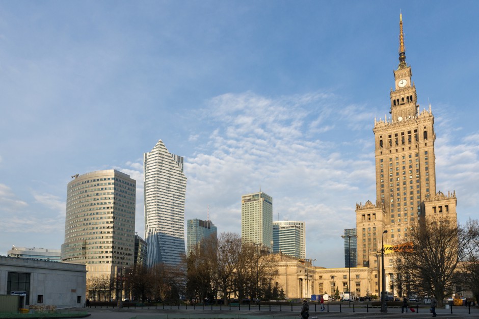 Plac Defilad, fot. Shutterstock Reprywatyzacja trzech działek na pl. Defilad - uchylona