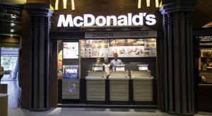 McDonald's sprzedaje więcej, ale zyskuje mniej