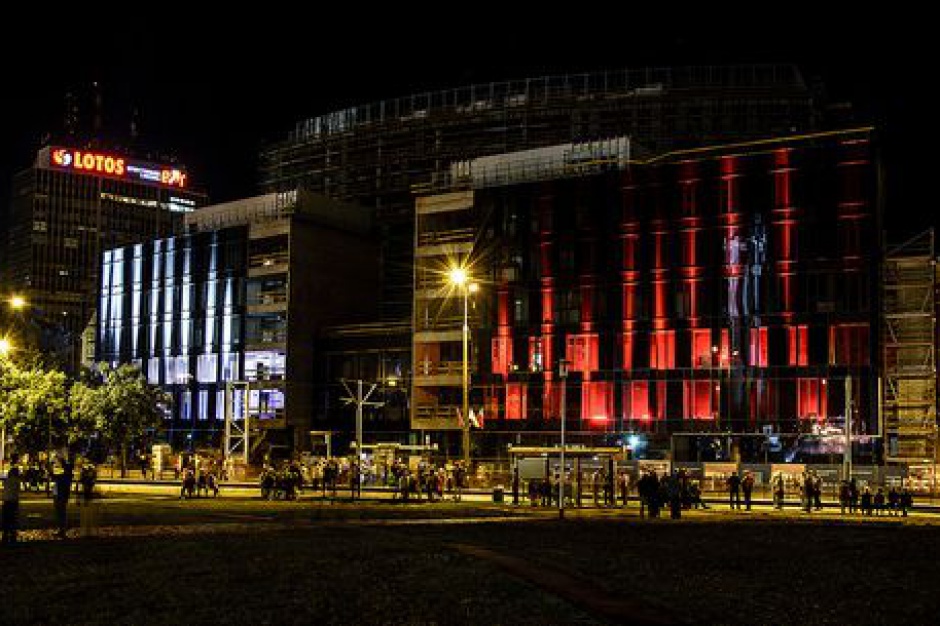 Tryton Business House Tryton na 35-lecie Solidarności stał się biało-czerwony