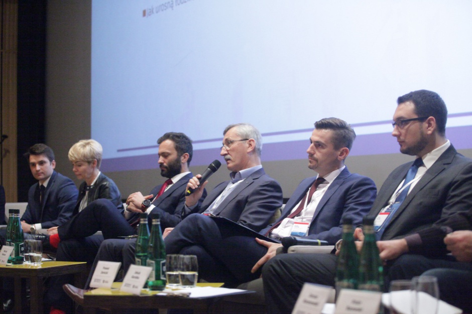 Paneliści sesji magazynowej, Property Forum Łódź Łódź jednym z największych hubów magazynowych w Polsce i Europie? To realne - relacja z Property Forum Łódź