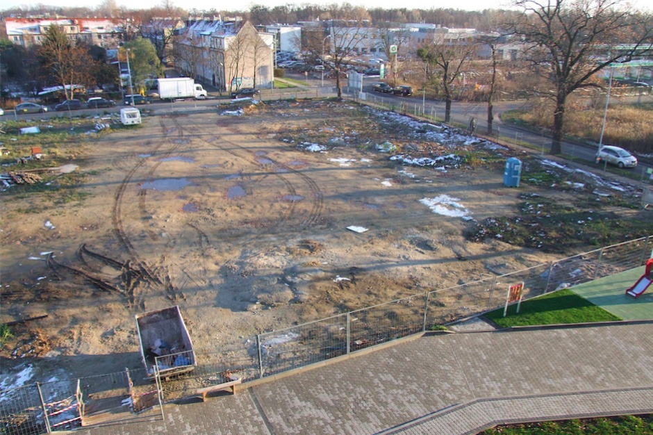 Działka, na której Budotex zrealizuje biurowiec Nowy biurowiec we Wrocławiu. Budotex wchodzi na plac budowy