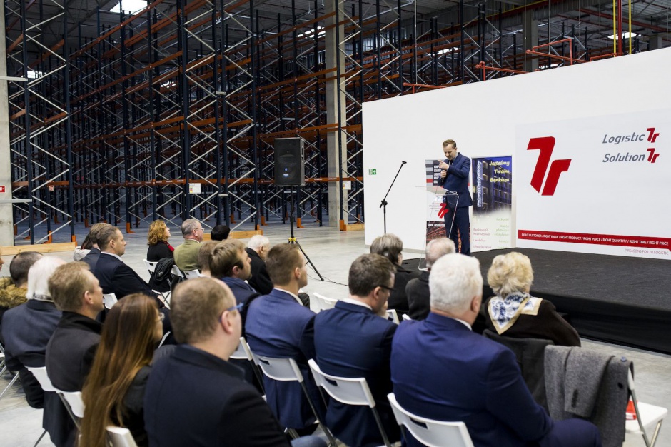Pierwszy magazyn centrum logistycznego 7R Logistic już otwarty