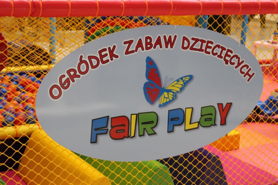 Plac zabaw w MODO Domy Mody MODO Domy Mody z ofertą dla najmłodszych