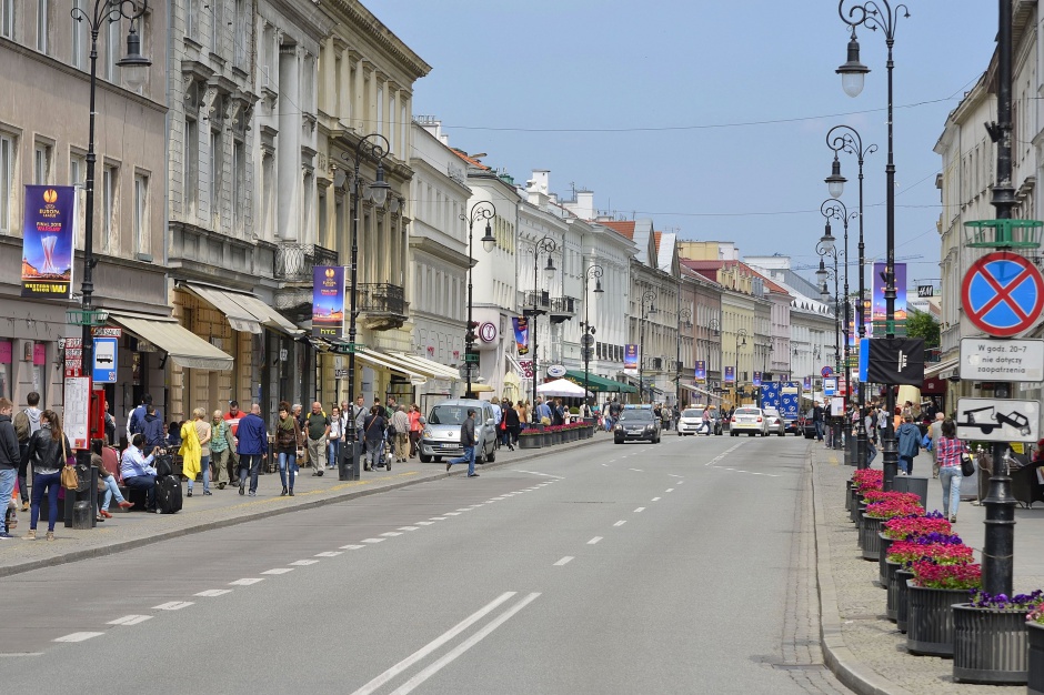 ul. Nowy Świat w Warszawie, fot. pl.wikipedia.org Główne ulice handlowe przeżywają renesans
