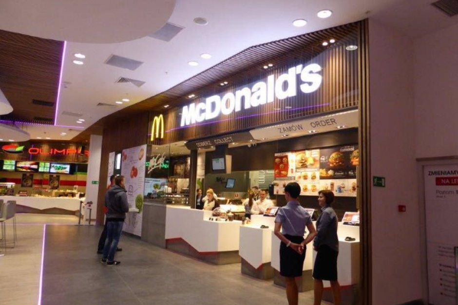 McDonald’s Interaktywne podłogi i multimedialne stoły przyciągają nie tylko klientów. McDonald's w nowym miejscu