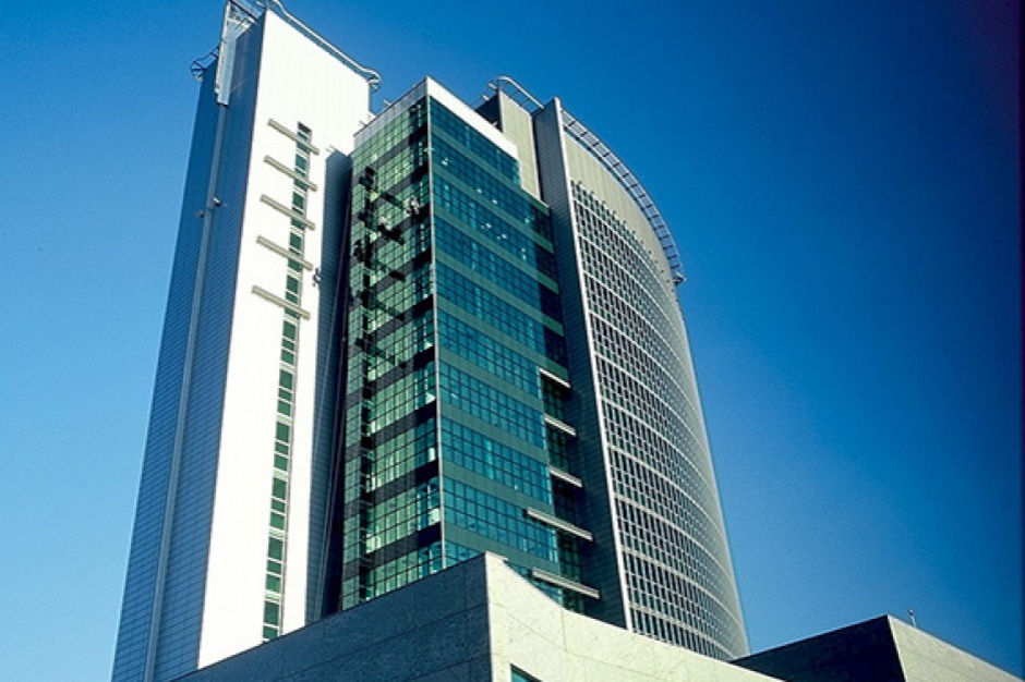 Poznań Financial Centre, własność Peakside Wejście singapurskiego smoka