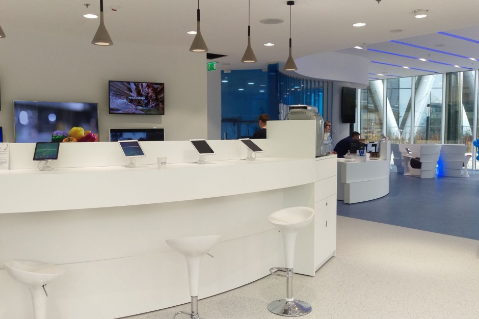 Samsung Premium Service Plaza (fot. materiały prasowe) Serwis, showroom i rozrywka. Nowoczesne centrum serwisowe w Warsaw Spire