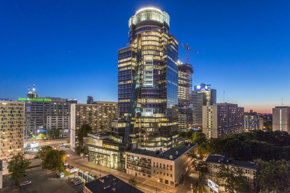 Spektrum Tower BNP Paribas doradza... BNP Paribas. Znany bank w znanym wieżowcu