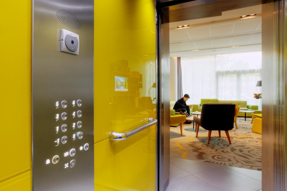 winda w hotelu fot. Häfele Polska, mat. prasowe Jak zyskać w oczach hotelowego klienta