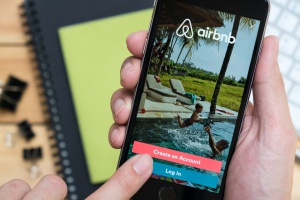 UE bierze się za oszustów na Airbnb