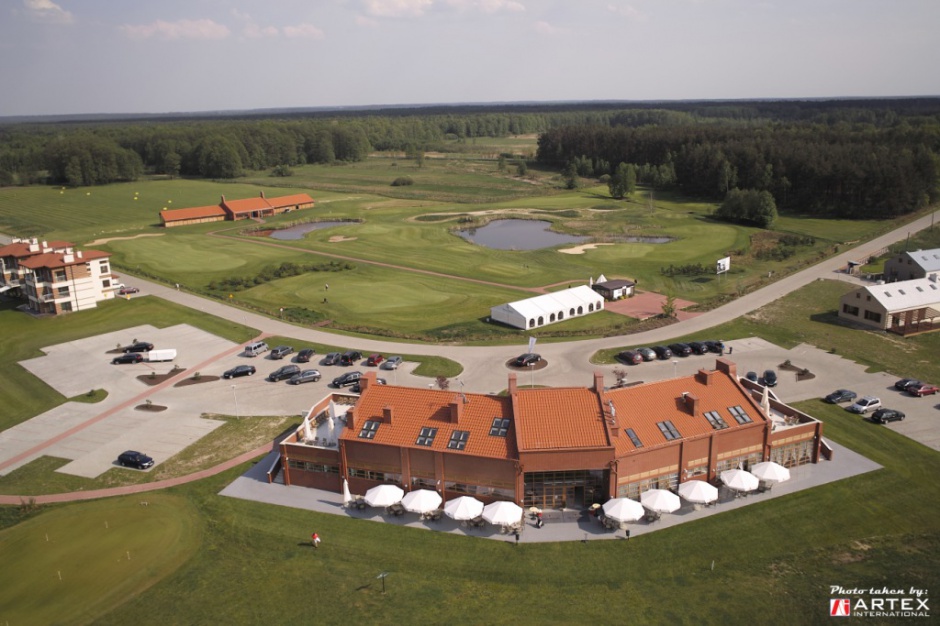 Sobienie Królewskie Golf&Country Club, mat. prasowe Nowe apartamenty condo na polu golfowym