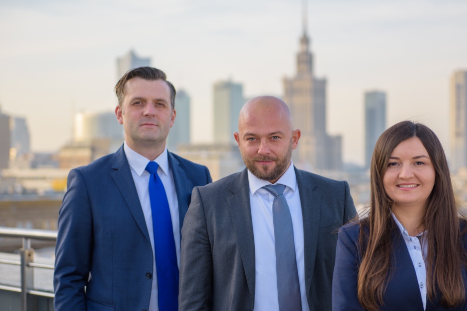 Zespół Knight Frank: Bartosz Włodarski, Artur Sutor, Kinga Wawryło Gorący czerwiec na warszawskim rynku biurowym