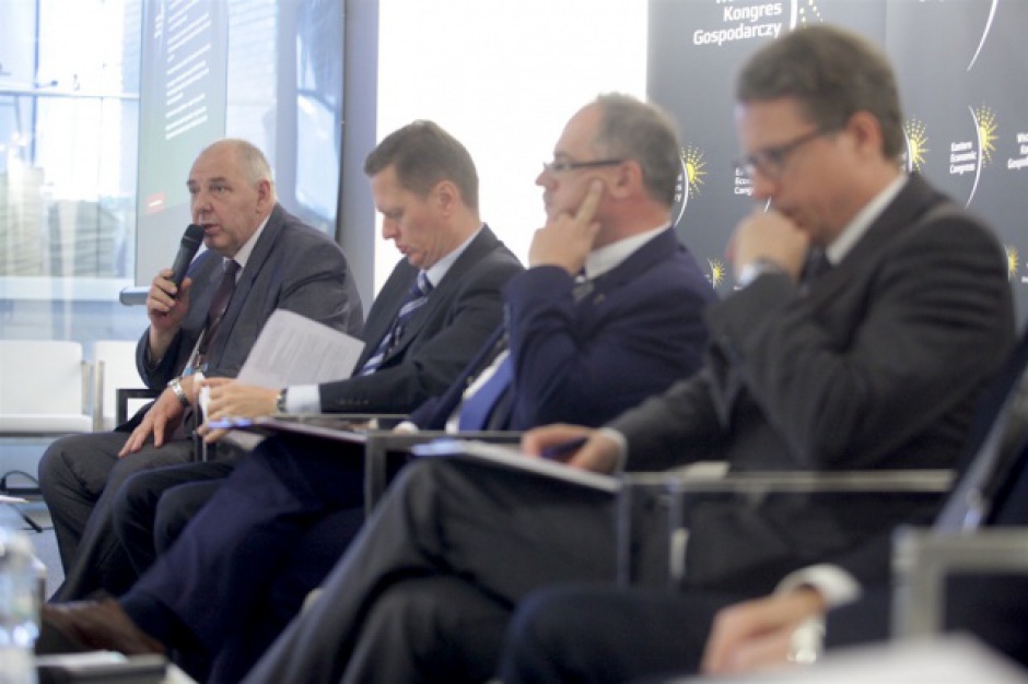 Od początku roku inwestycje w suwalskiej strefie wyniosły 461 mln zł - powidzieał Leszek Dec, prezes Suwalskiej Specjalnej Strefy Ekonomicznej (SSSE). Fot. PTWP (Paweł Pawłowski) Inwestowanie w Polsce Wschodniej to wciąż wyzwanie