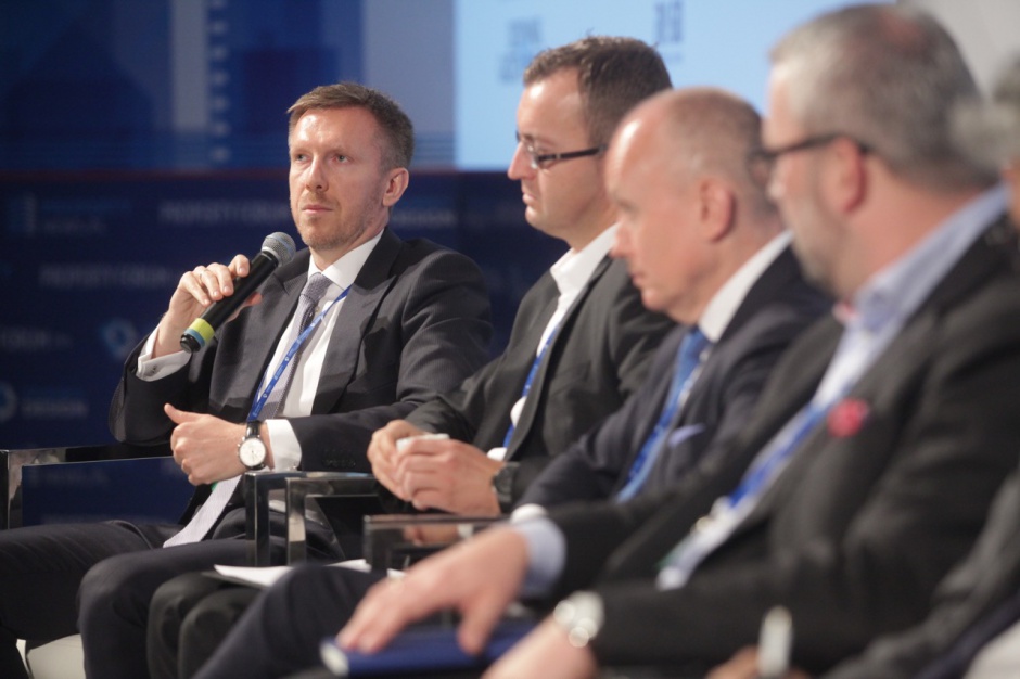 Tomasz Buras, dyrektor zarządzający Savills Centra handlowe, biura, magazyny. Jakich aktywów szukają inwestorzy?