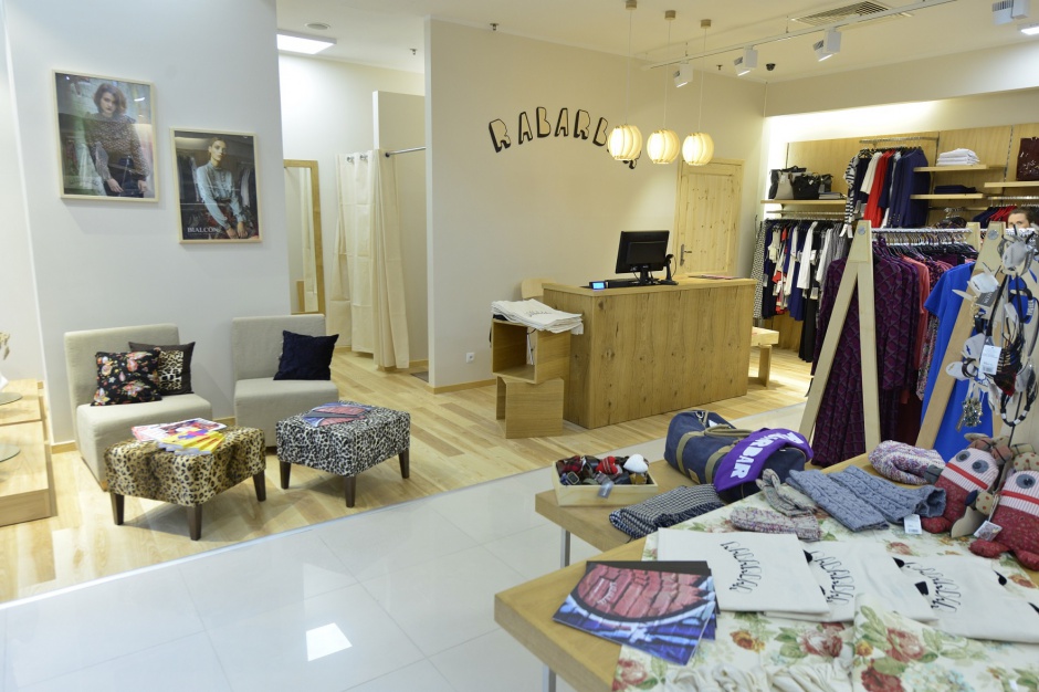 Rabarbar Designerska marka lubi tradycyjne galerie