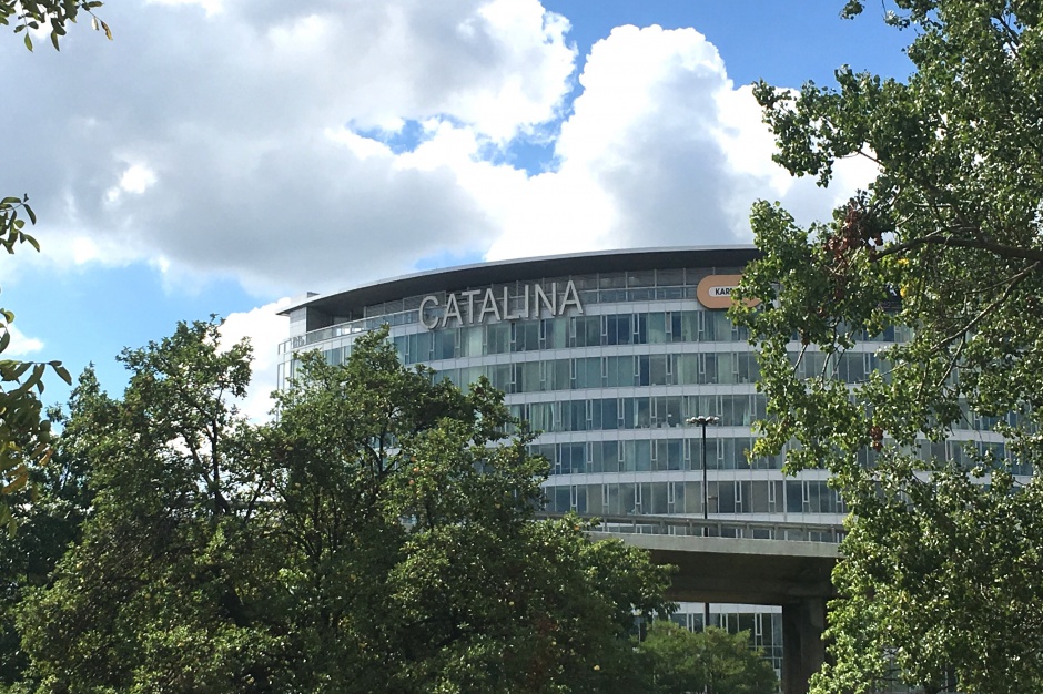 Catalina Office Center Biurowiec obok terenu Wyścigów Konnych skusił najemcę