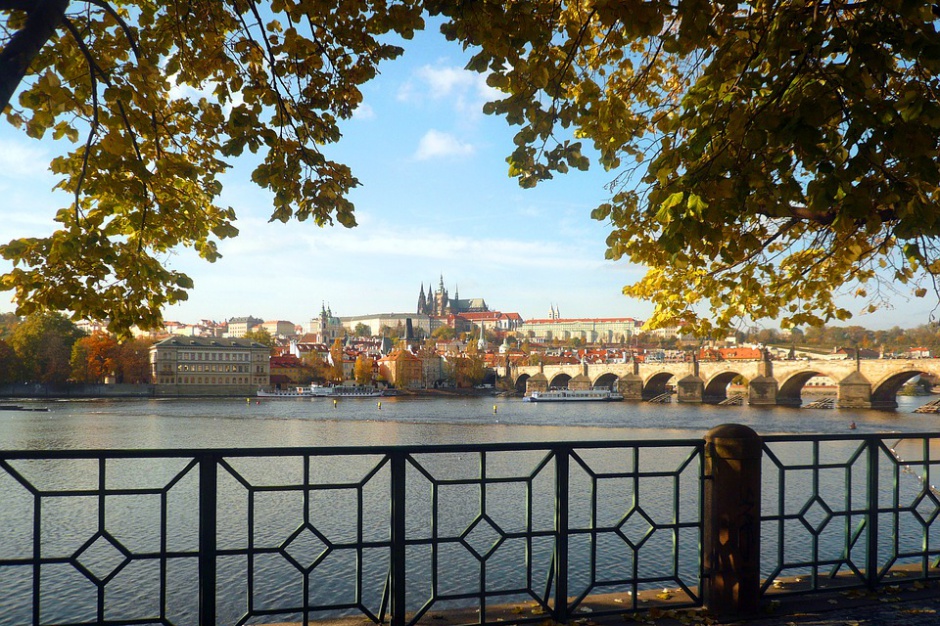 Praga, fot. Pixabay Jesień w ciepłych krajach? Nic bardziej mylnego! Zobacz, gdzie podróżują Polacy