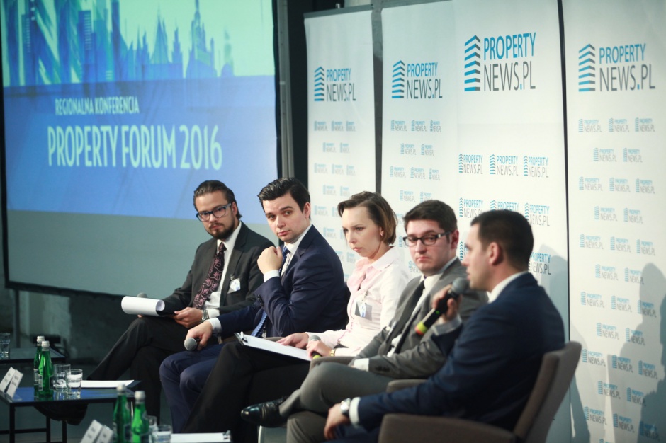 Paneliści sesji Usługi dla biznesu. Poznań stać na sukces, ale jak go osiągnąć Poznań stać na sukces, ale jak go osiągnąć? Sesja usługi dla biznesu w obiektywie