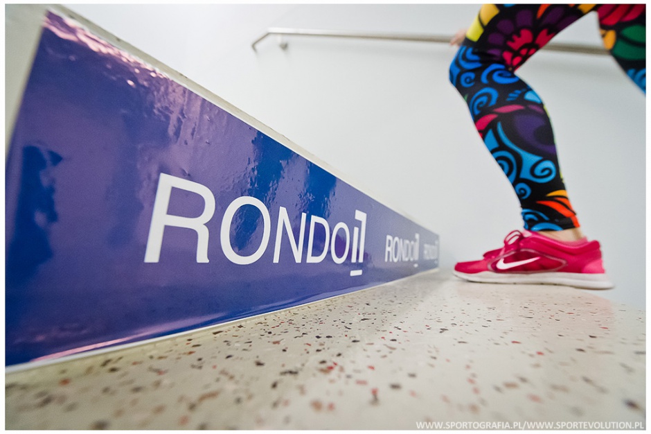 Bieg na Szczyt Rondo 1 Biegacze powracają na Rondo 1