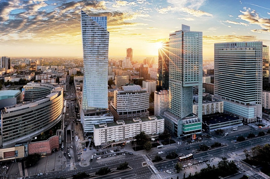 Warszawa, źródło Ochnik Development Wysokie wieże i prestiżowe projekty - Warszawa dąży do ligi mistrzów