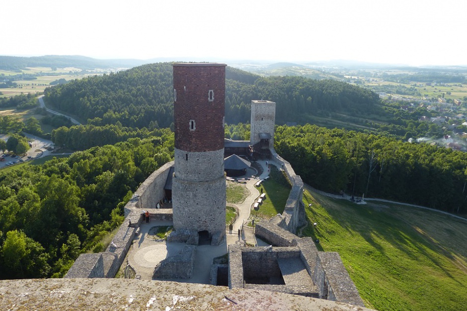 Chęciny, fot Pixabay Dobry rok dla świętokrzyskiej turystyki