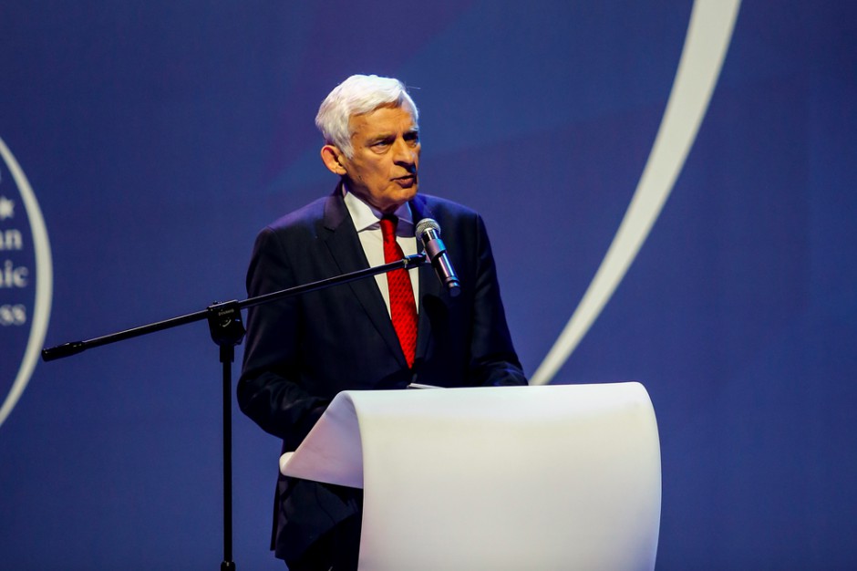 Prof. Jerzy Buzek, poseł do Parlamentu Europejskiego na EEC, fot. PTWP Jerzy Buzek: Kongres to miejsce stawiania trudnych pytań