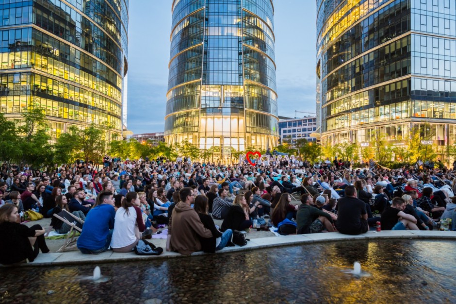 Kino Letnie pod Warsaw Spire