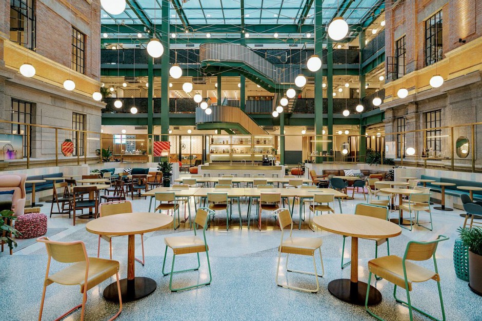 Linehouse-WeWork Weihai Lu. Fot. Jonathan Leijonhufvud Hotelowy coworking w dawnej fabryce opium