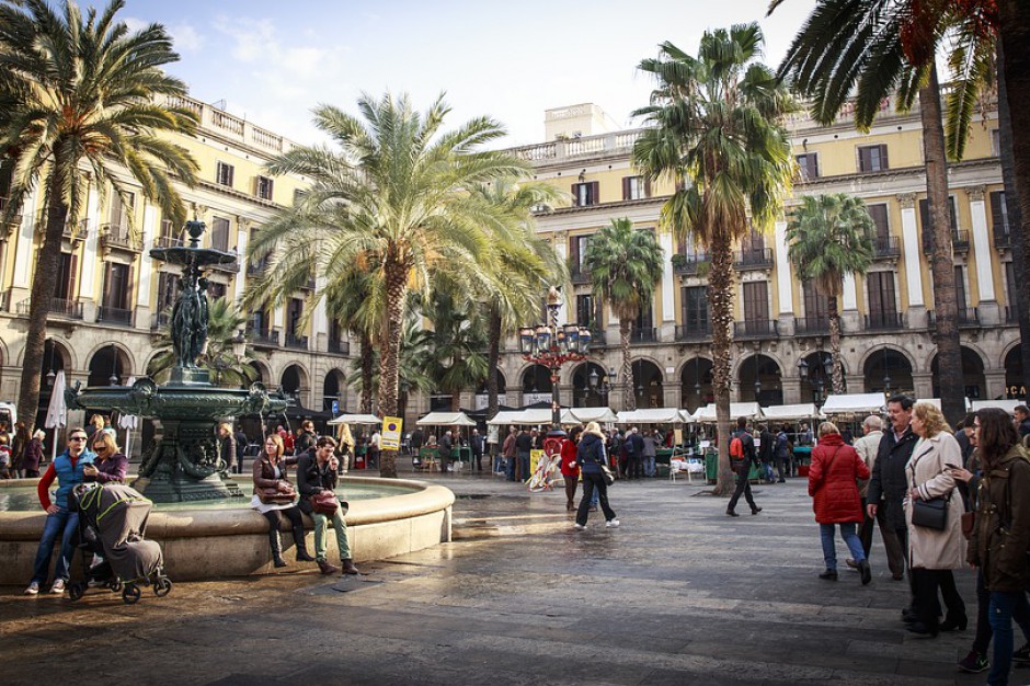 Barcelona, fot. Pixabay W Hiszpanii mieszkania dla turystów stoją puste