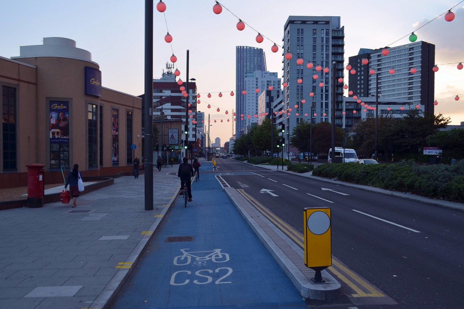 Cycle Superhighway w Londynie. Źródło: Cmglee, praca własna, licencja otwarta Wikimedia Creative Commons Szczęśliwe miasto? To możliwe!