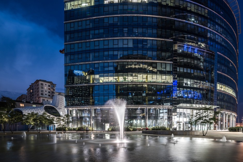 mat.pras. Budynek Warsaw Spire w nowych rękach. Milionowa transakcja Ghelamco